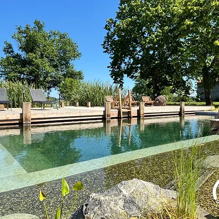 Aux Charlots Holiday home Lagarde-Hachan